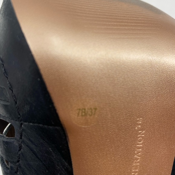 💕SALE💕 BCBGenerations Black Leather Conga Strappy Cage Heels - Picture 6 of 8